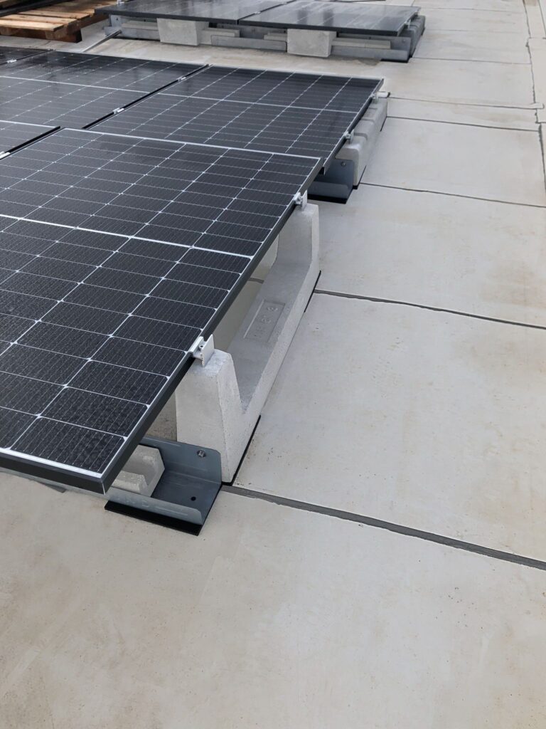 Sunballast-sail-shaped-photovoltaic-system-5-degrees-Bergamo-Italy-Chiesa-Impianti-6